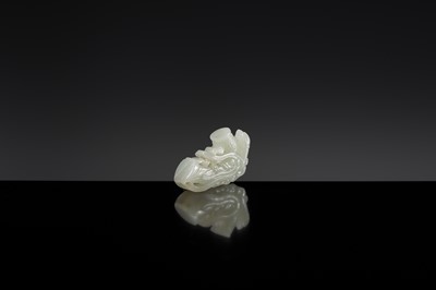 A JADE CARVING OF AN APSARA, 17TH-18TH CENTURY OR EARLIER