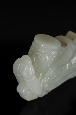 A JADE CARVING OF AN APSARA, 17TH-18TH CENTURY OR EARLIER