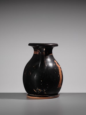 Lot 73 - AN ATTIC RED-FIGURED PELIKE, MANNER OF THE SABOUROFF PAINTER, CIRCA 450 BC, WITH A FEMALE FIGURE IN PENELOPE ICONOGRAPHY