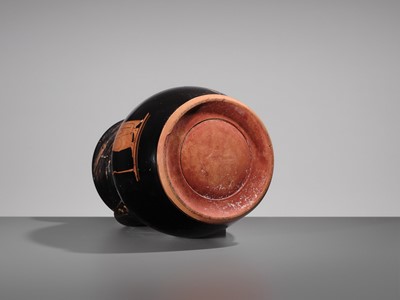 Lot 73 - AN ATTIC RED-FIGURED PELIKE, MANNER OF THE SABOUROFF PAINTER, CIRCA 450 BC, WITH A FEMALE FIGURE IN PENELOPE ICONOGRAPHY