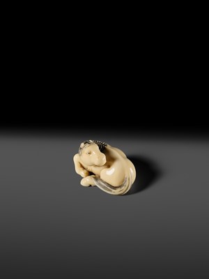 Lot 111 - JOEI: A SUPERB MARINE IVORY NETSUKE OF A RECLINING HORSE