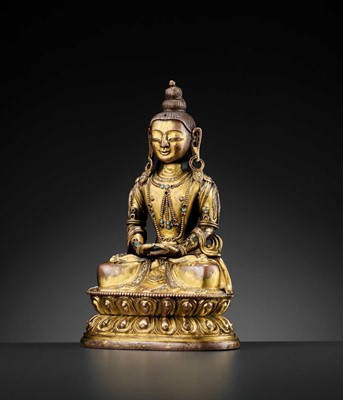 Lot 480 - A SINO-TIBETAN GILT BRONZE FIGURE OF AMITAYUS, QING