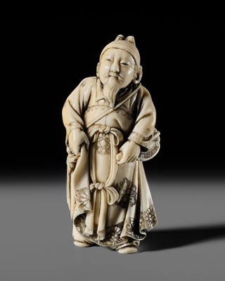 Lot 257 - A SUPERB AND LARGE MARINE TOOTH NETSUKE OF KOSHI (CONFUCIUS)