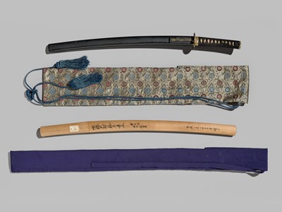 KANEMASA: AN ECHIZEN WAKIZASHI IN FINE KOSHIRAE AND SHIRASAYA WITH NBTHK TOKUBETSU HOZON TOKEN CERTIFICATES FOR THE MOUNTING AND BLADE