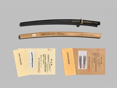 KANEMASA: AN ECHIZEN WAKIZASHI IN FINE KOSHIRAE AND SHIRASAYA WITH NBTHK TOKUBETSU HOZON TOKEN CERTIFICATES FOR THE MOUNTING AND BLADE