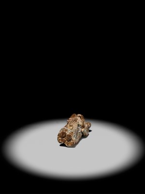 Lot 91 - A SAISHIKI NETSUKE OF KANZAN AND JITTOKU, ATTRIBUTED YOSHIMURA SHUZAN