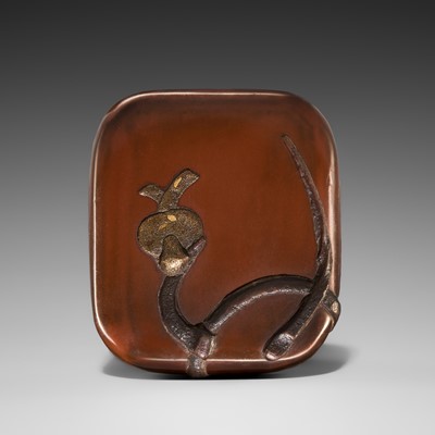 A FINE ZESHIN-STYLE LACQUER HAKO NETSUKE