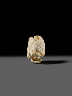 Lot 151 - IKKU: A MASTERFUL IVORY NETSUKE OF AN EAGLE