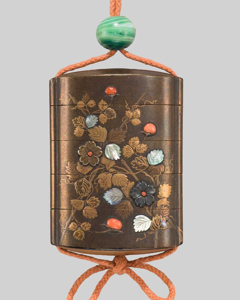 Lot 41 - A FOUR-CASE SHIBAYAMA-STYLE LACQUER INRO WITH BLOSSOMS AND BERRIES