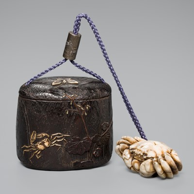 Lot 65 - JAKUO: A SUPERB ‘CRABS’ SAGEMONO SET