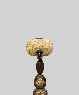 Lot 69 - HASEGAWA IKKO: A LEATHER TABAKO-IRE (POUCH) WITH FINE IVORY FITTINGS