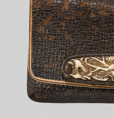 Lot 69 - HASEGAWA IKKO: A LEATHER TABAKO-IRE (POUCH) WITH FINE IVORY FITTINGS