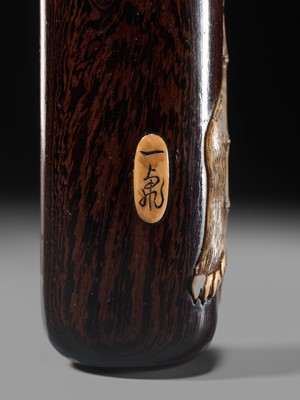 Lot 71 - HASEGAWA IKKO: A SUPERB AND VERY LARGE KISERUZUTSU DEPICTING TIGER AND BAMBOO