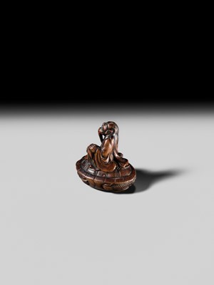 Lot 123 - A SMALL AND FINE WOOD NETSUKE OF URASHIMA TARO