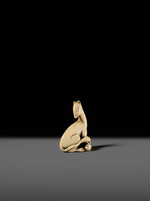 Lot 97 - A SUPERB AND RARE IVORY NETSUKE OF AN INARI FOX WITH TWO TAMA (SACRED JEWELS)