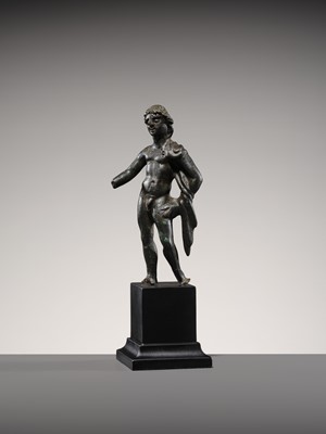 Lot 75 - AN ETRUSCAN BRONZE FIGURE OF A STANDING YOUTH, 2ND CENTURY BC