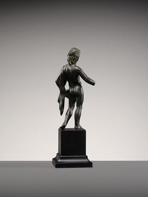 Lot 75 - AN ETRUSCAN BRONZE FIGURE OF A STANDING YOUTH, 2ND CENTURY BC