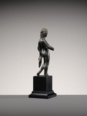 Lot 75 - AN ETRUSCAN BRONZE FIGURE OF A STANDING YOUTH, 2ND CENTURY BC
