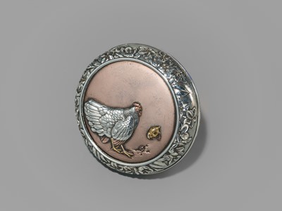 Lot 18 - HIDETSUGU: A FINE COPPER-INLAID SILVER INCENSE BOX (KOGO) AND COVER