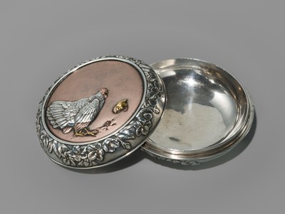 Lot 18 - HIDETSUGU: A FINE COPPER-INLAID SILVER INCENSE BOX (KOGO) AND COVER