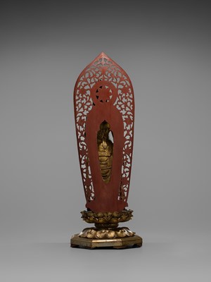 A LARGE GILT-LACQUERED WOOD FIGURE OF AMIDA NYORAI