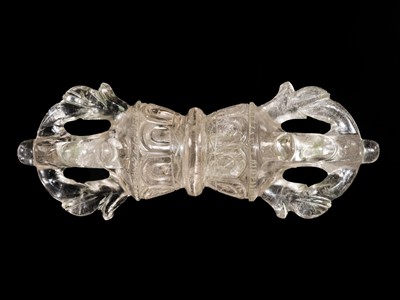 Lot 21 - AN UNUSUAL ROCK CRYSTAL VAJRA, LATE 18TH - EARLY 19TH CENTURY