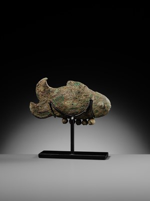 Lot 125 - A RARE BRONZE FIGURE OF A FISH, DONG SON CULTURE
