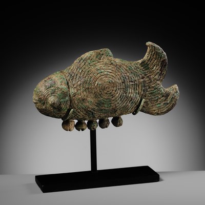 Lot 125 - A RARE BRONZE FIGURE OF A FISH, DONG SON CULTURE