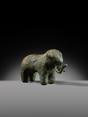 Lot 123 - AN ELEPHANT-FORM BRONZE VESSEL, DONG SON CULTURE