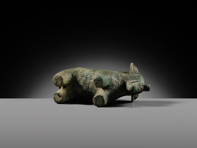 Lot 123 - AN ELEPHANT-FORM BRONZE VESSEL, DONG SON CULTURE