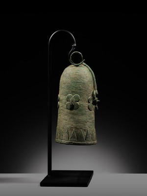Lot 122 - A RARE BRONZE RITUAL ‘BUFFALO’ BELL, DONG SON CULTURE