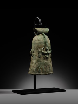 Lot 122 - A RARE BRONZE RITUAL ‘BUFFALO’ BELL, DONG SON CULTURE