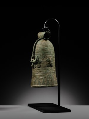 Lot 122 - A RARE BRONZE RITUAL ‘BUFFALO’ BELL, DONG SON CULTURE