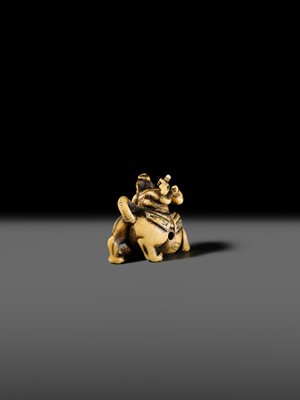 Lot 137 - SADATSUGU: A SUPERB IVORY NETSUKE OF INO HAYATA SLAYING THE NUE