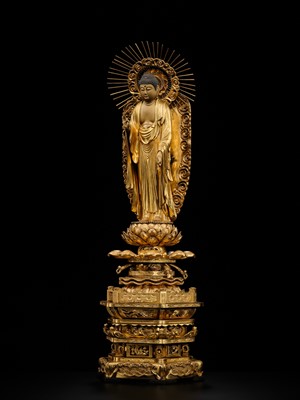 Lot 181 - A LARGE GILT WOOD FIGURE OF AMIDA NYORAI, BUDDHA OF INFINITE LIGHT, EDO PERIOD