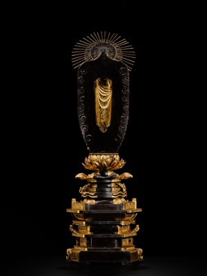 Lot 181 - A LARGE GILT WOOD FIGURE OF AMIDA NYORAI, BUDDHA OF INFINITE LIGHT, EDO PERIOD