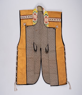 Lot 1595 - A SILK JINBAORI (ARMOR SURCOAT)