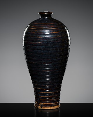 Lot 292 - A BLACK-GLAZED RIBBED MEIPING, REPUBLIC PERIOD OR EARLIER