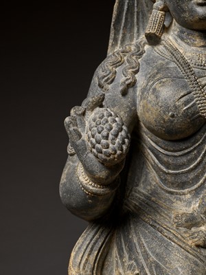 Lot 686 - A HIGHLY IMPORTANT AND LARGE SCHIST STATUE OF HARITI, GANDHARA, 2ND-3RD CENTURY