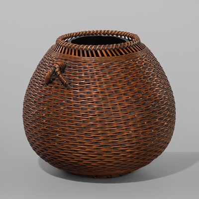 Lot 1557 - OKAZAKI CHIKUHOSAI II: A BAMBOO AND RATTAN HANAKAGO (FLOWER BASKET)