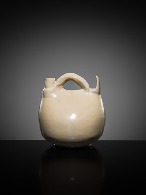 A WHITE-GLAZED BAG-SHAPED FLASK, LATE TANG DYNASTY