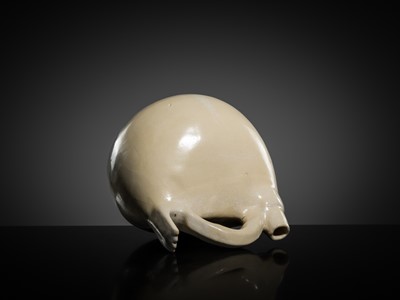 A WHITE-GLAZED BAG-SHAPED FLASK, LATE TANG DYNASTY