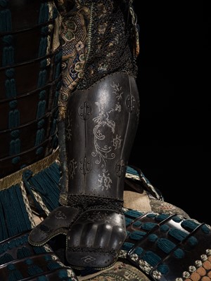 Lot 118 - A SUPERB SILVER-INLAID GOMAI YOKOHAGI OKEGAWA DO GUSOKU (FIVE-PIECE CUIRASS ARMOR) WITH TAKEDA CLAN MON AND A MYOCHIN KABUTO