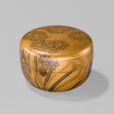 A FINE GOLD-LACQUER NATSUME (TEA CADDY) WITH SEASONAL FLOWERS