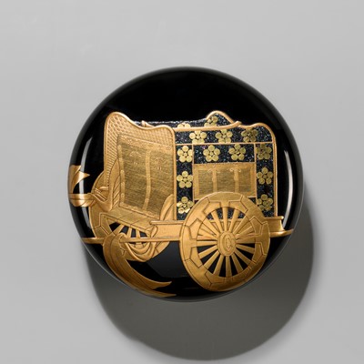 Lot 367 - KIYOSE IKKO I: A FINE LACQUERED NATSUME (TEA CADDY) WITH A COURTLY CARRIAGE