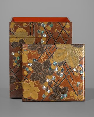 Lot 96 - KATO: A FINE INLAID THREE-TIERED LACQUER JUBAKO (FOOD CONTAINER) WITH LEAFY VINES