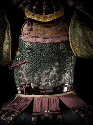 Lot 112 - AN IMPRESSIVE PURPLE LACED KAGA STYLE SUIT OF ARMOR WITH SAKAI CLAN MON AND AN IRON ZABOSHI KABUTO AND MYOCHIN MENPO