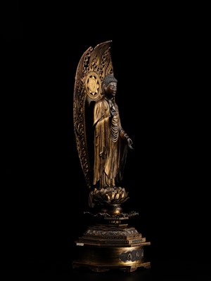 A VERY LARGE (130 CM) GILT-LACQUERED WOOD FIGURE OF AMIDA NYORAI, 18TH CENTURY