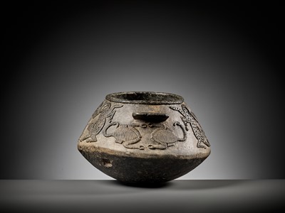 Lot 241 - A LARGE AND IMPORTANT ‘LEOPARD QUEEN’ CHLORITE JAR, WESTERN ASIA, 3RD MILLENNIUM BC