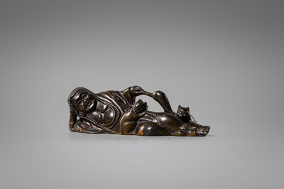 A PATINATED PEWTER OKIMONO OF DARUMA WITH CATS